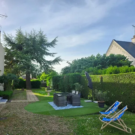 בית נופש La Thibaudiere - Maison Familiale מונטרוי-בלה