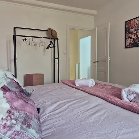 בית נופש La Thibaudiere - Maison Familiale מונטרוי-בלה